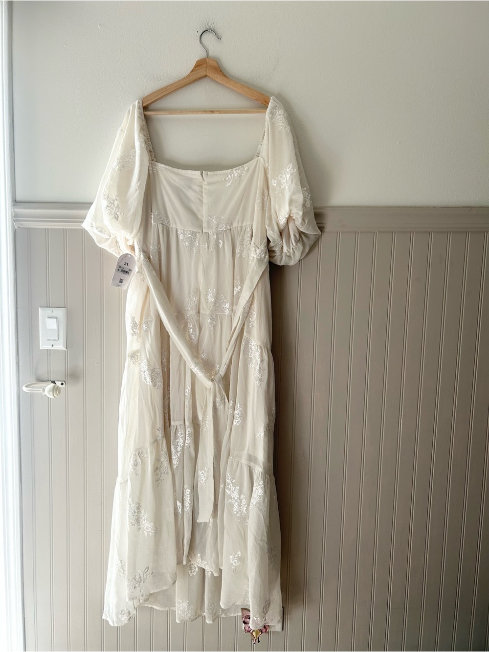 ⭐️ NEW Arula 2X Cream Daniella Floral Puff Sleeve Tiered Maxi Dress - Picture 5 of 10